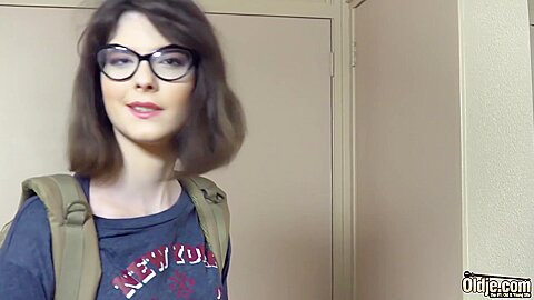 Perfect At Teen 18+ Porn With Sara Bell