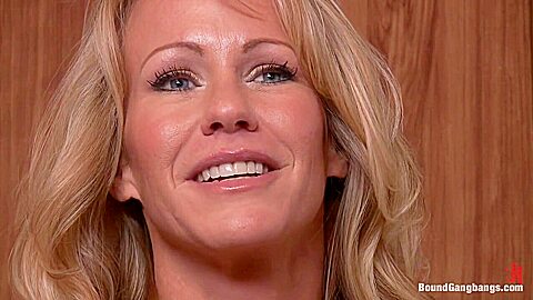 Simone Sonay – Hey Mrs. S: Milftastic Feature Shoot