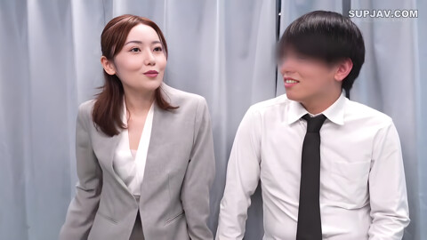 Minami Umeda Mirror Van A Boss And Subordinate Are Alone In A Mobile Mixed-bathroom Hot Spring The Subordinates Dick Is Astoundingly Erect At Over 120% When The Wet-haired Female Boss Seduces Him, Completely